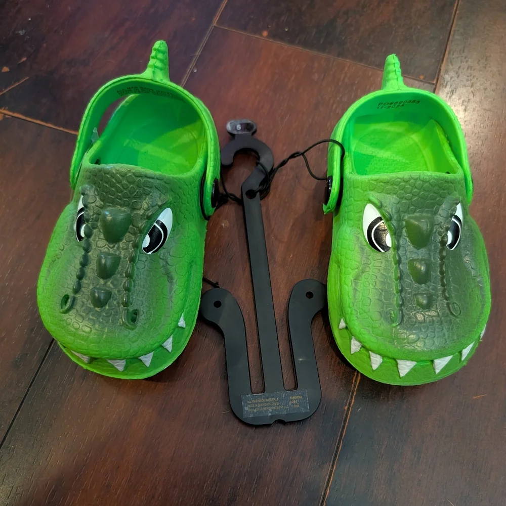 New 5 Toddler Gator/Crocodile Clogs